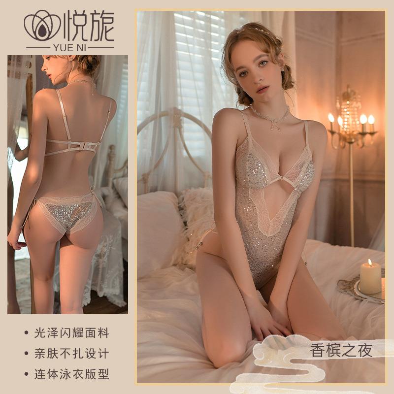 Multicolor sequined arm-wrapped three-point open-chest