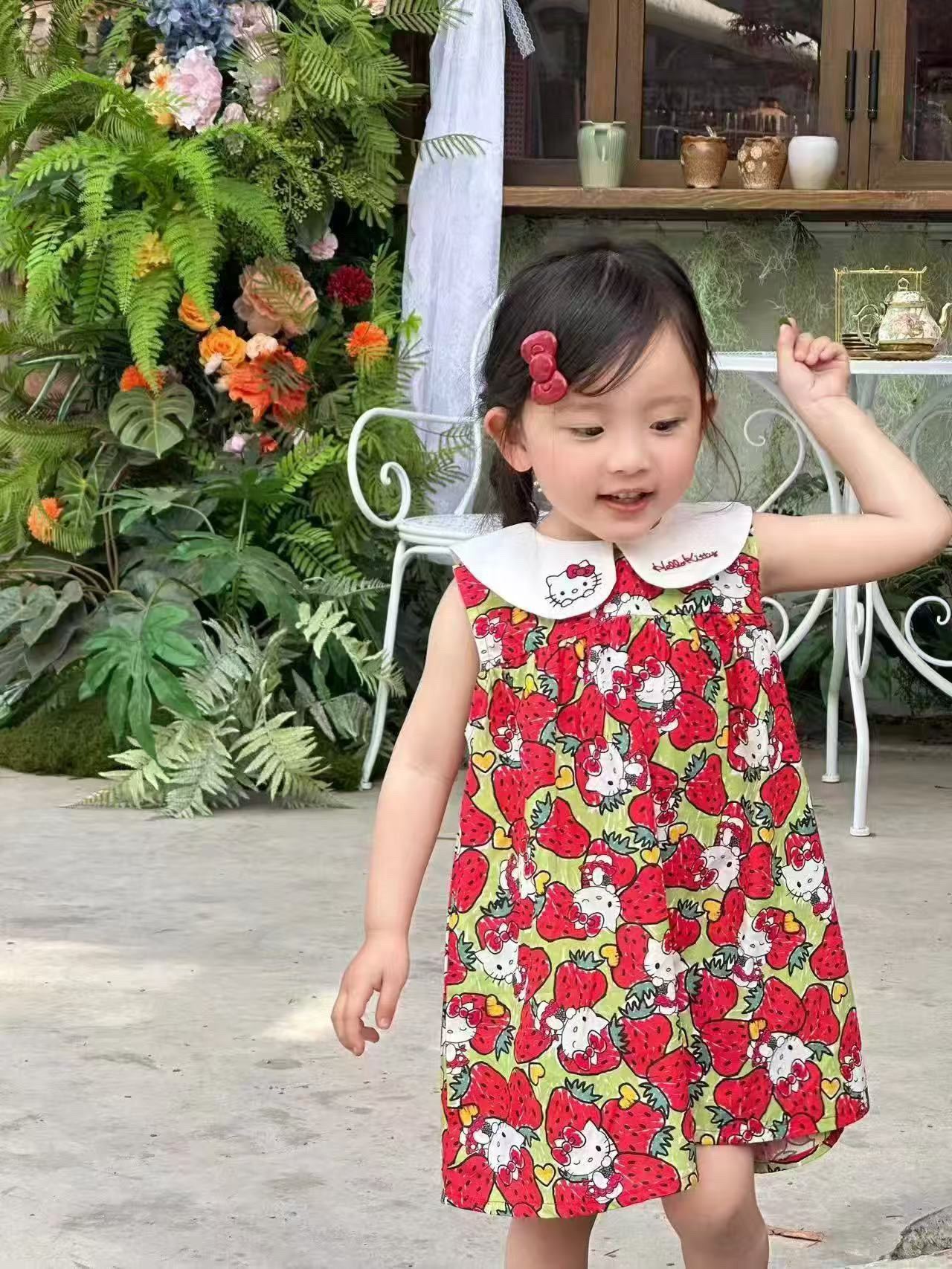 日单草莓kitty猫翻领娃娃领无袖连衣裙子女宝可爱刺绣婴童