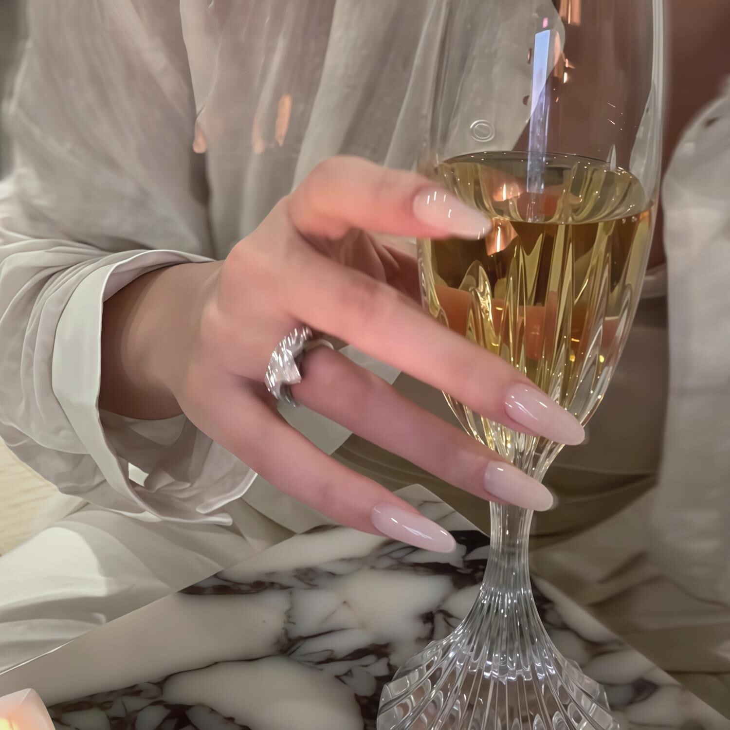 乳白色假指甲贴片穿戴式美甲欧美日系纯色冰透显白可拆卸手工成品