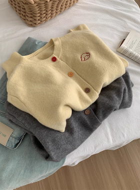 温柔复古减龄小狗刺绣彩扣圆领针织开衫女秋季小个子毛衣外套