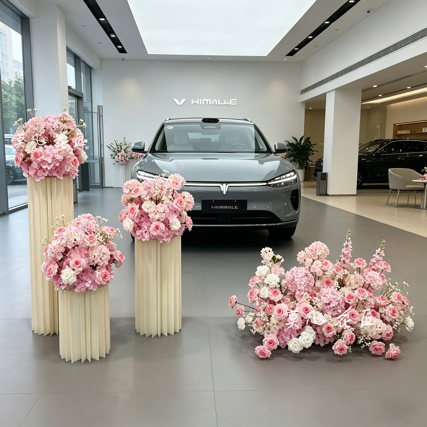 交车仪式布置仿真花4s店展厅区花艺提车仪式装饰迎宾牌花球假花柱