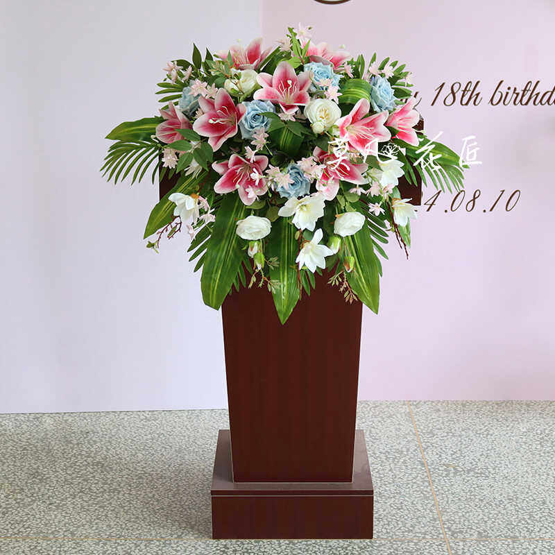 会议室仿真讲台花商务会议桌花年会挂式演讲台花摆件主席接待台花
