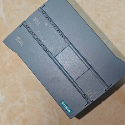 议价PLC，215-1AG40-0XB0。一台，功能完可维修
