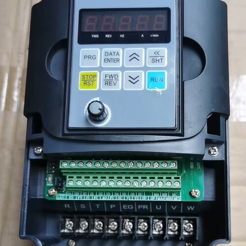 器JR7100-2R2G-4-1010AJR7100-1R5G-4-1010AJR7100-3R7G-4-1010A