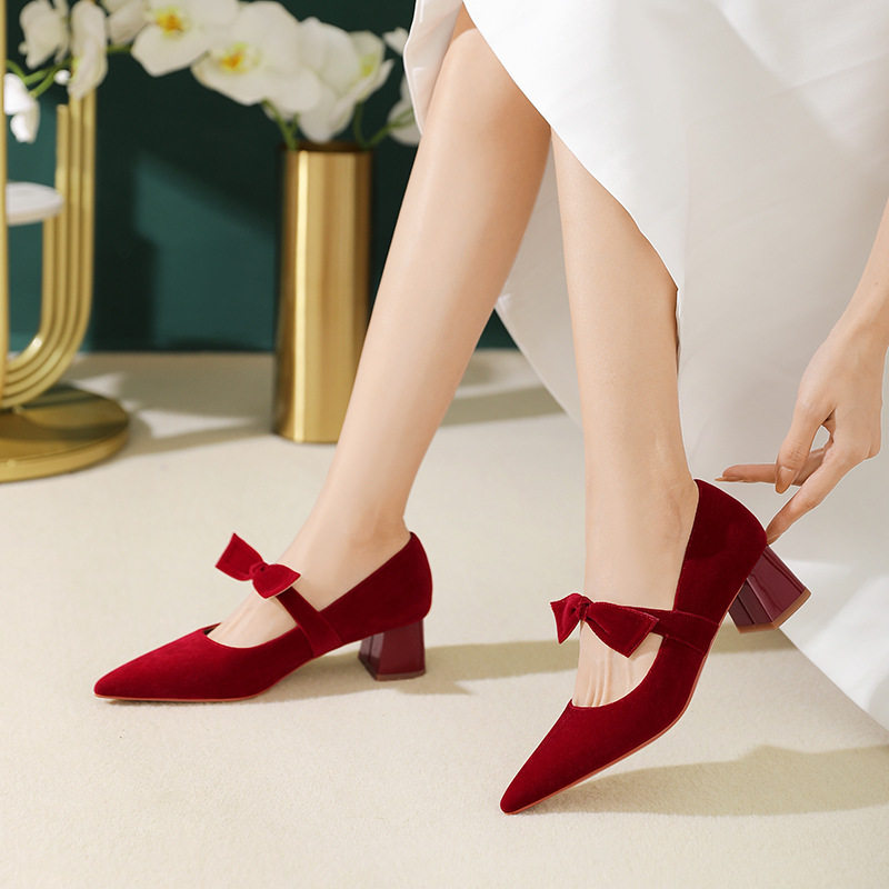 媚爱婚鞋 新娘不累脚秀禾鞋一字带高跟鞋女蝴蝶结粗跟孕妇结婚鞋