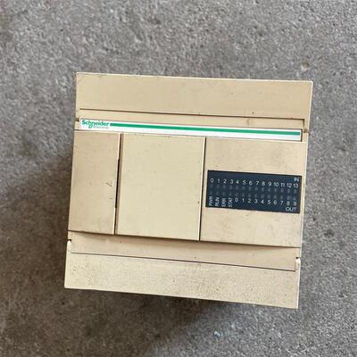 施耐德Twido   TWDLCAA24DRF实物成色，功能-议价