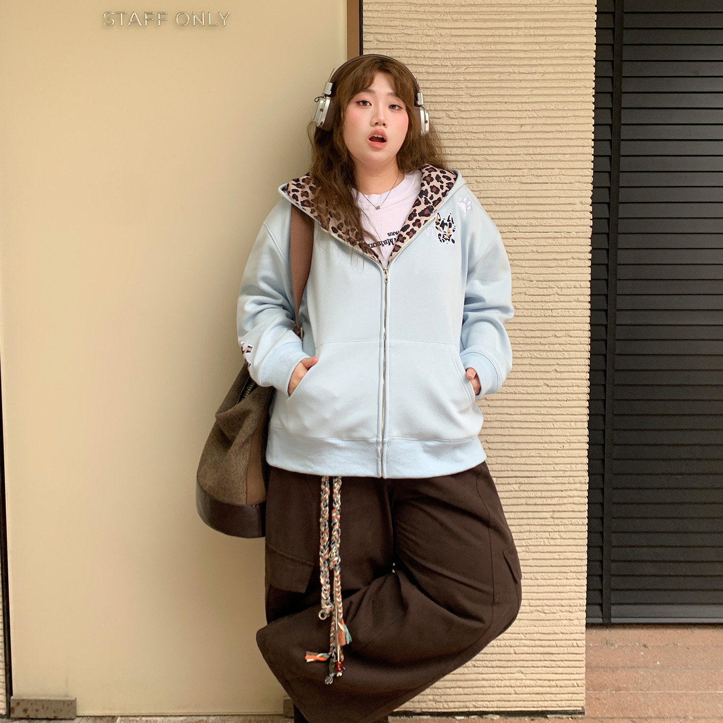 YUZI鱼子baby蓝豹纹连帽卫衣大码