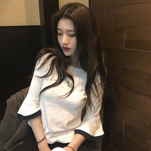 白色正肩短袖t恤女夏季新款百搭洋派修身七分袖荷叶边喇叭袖上衣