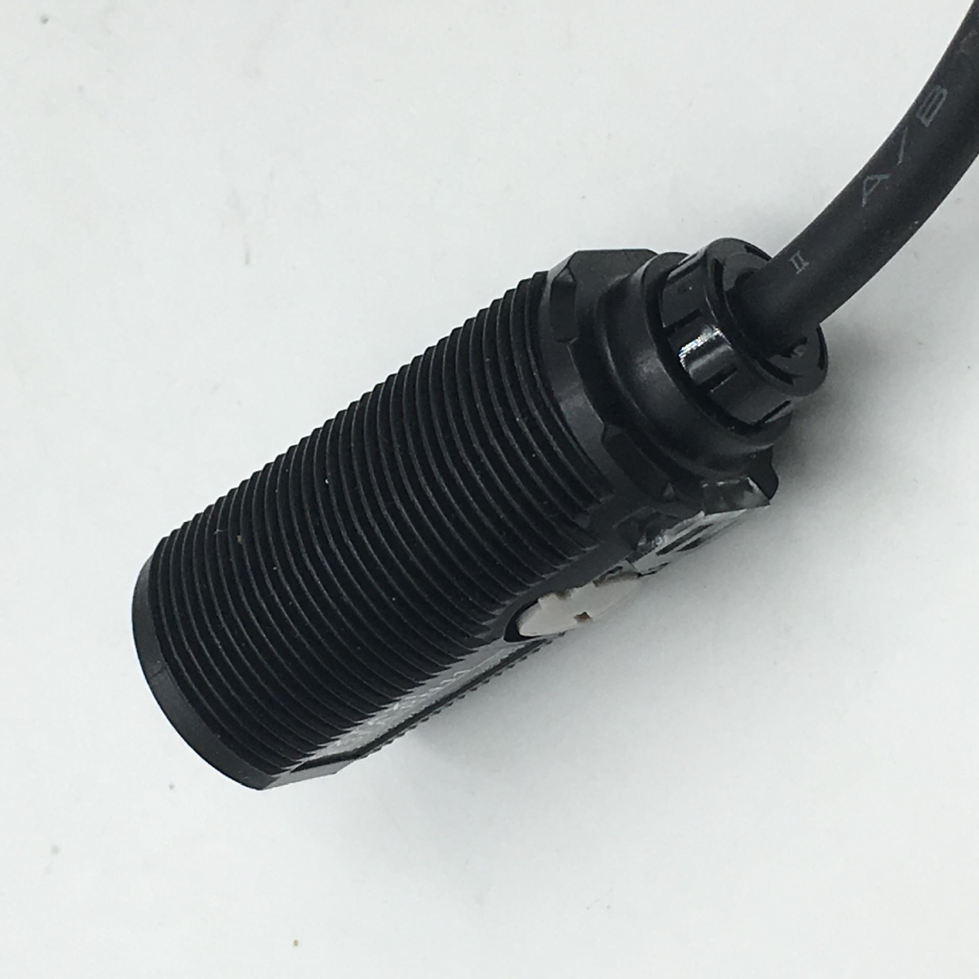 原装GZTAXI台信M18镜面反射圆柱形光电开关传感器E3FA-RN11检测4M