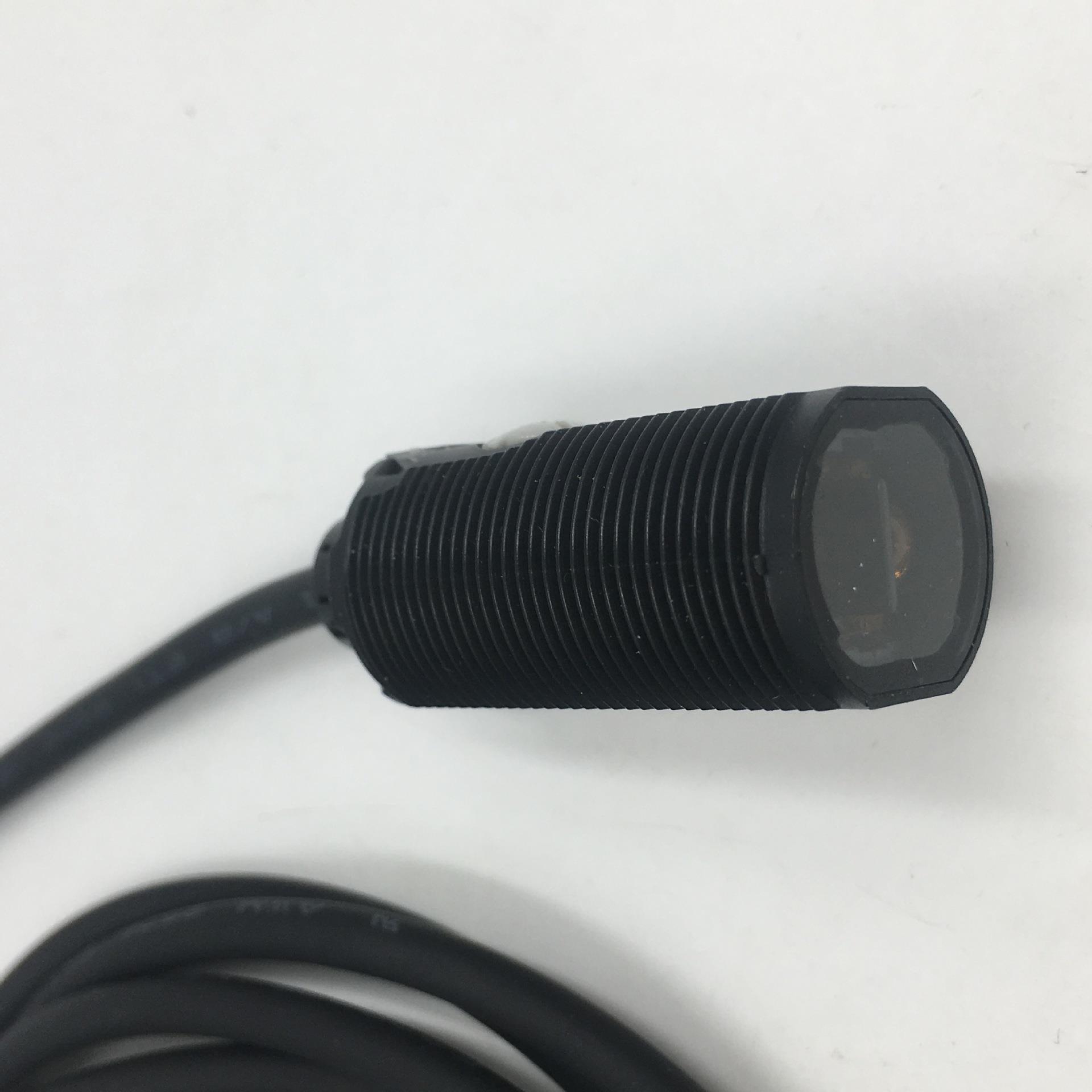 高品质GZTAXI台信扩散反射圆柱形光电开关传感器E3FA-DN13检测1米