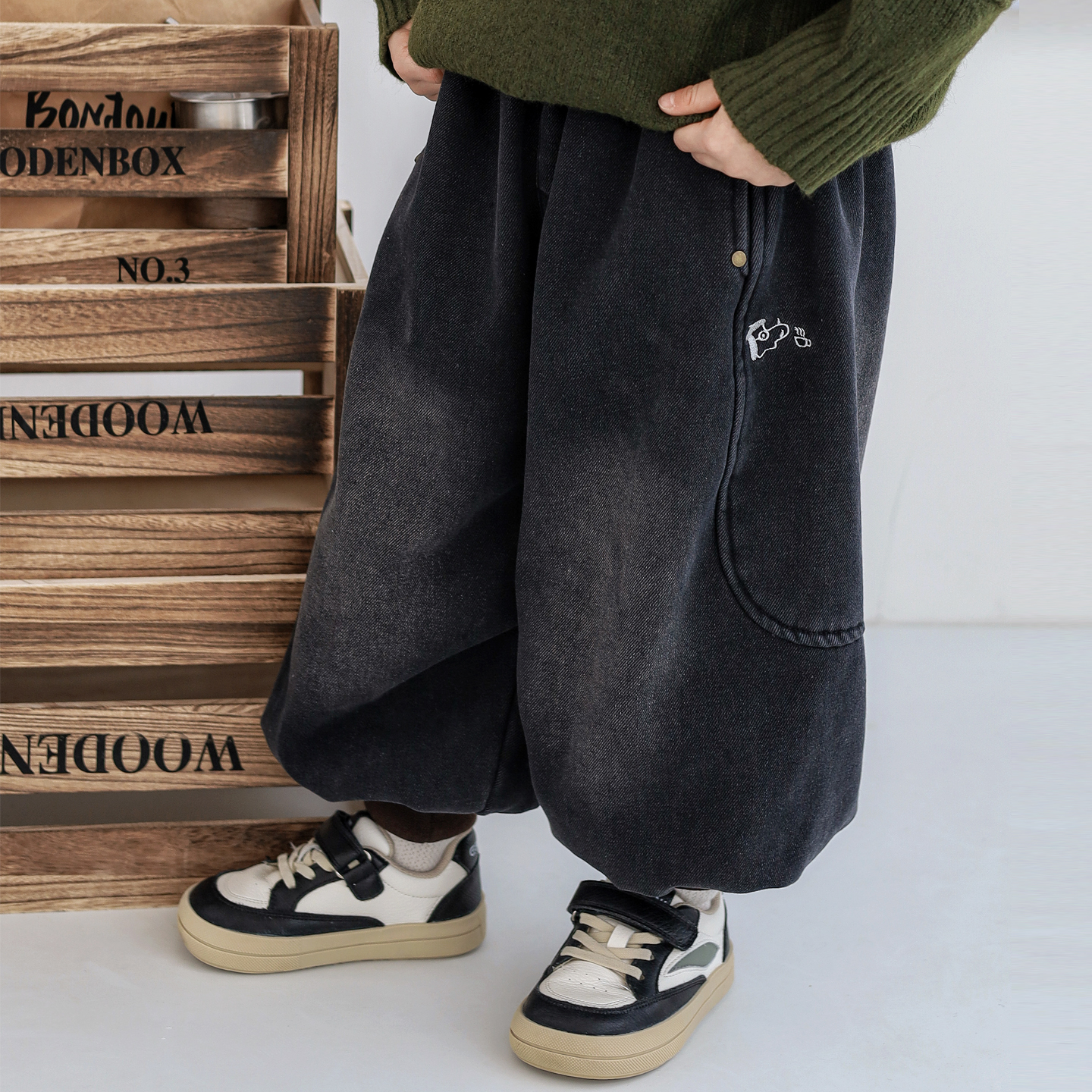 秋冬加绒牛仔裤水洗磨白做旧软潮