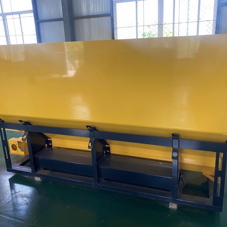 融雪剂道路撒布机 工业盐遥控操作环卫撒盐机 路面除雪