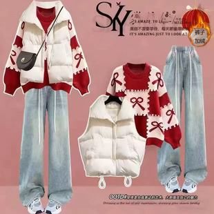 初中生新年衣服三件套装少女红色毛衣加厚青少年马甲搭加绒牛仔裤