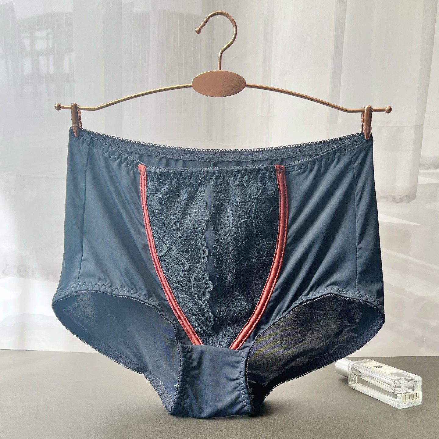 收腹蕾丝三角内裤女中高腰无痕包臀舒适透气时尚高级感撞色显腿长,女士内衣/男士内衣/家居服,女三角裤,淘宝优惠券,粉丝福利购,淘宝优惠卷