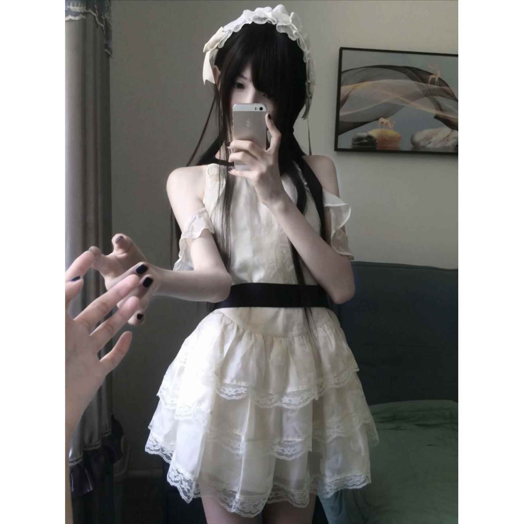 法式富家千金挂脖连衣裙女夏季甜辣妹初恋公主蛋糕裙收腰蓬蓬裙子