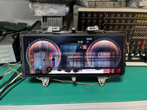 奔驰新款C系W205全液晶仪表显示屏C180LC200LC260C300碎屏维修