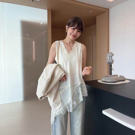 V领蕾丝背心不规则拼接中长款背心女2026年夏新款时尚洋气上衣