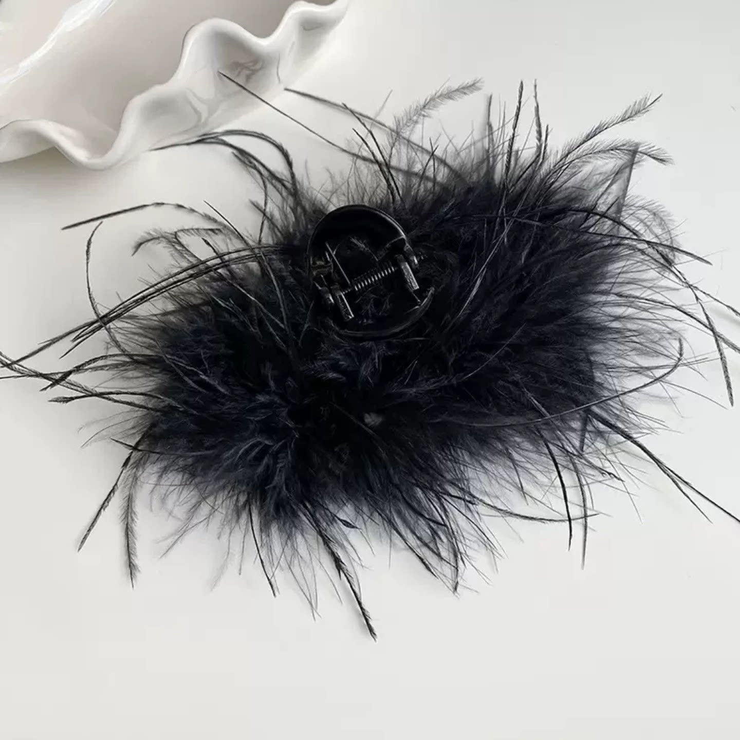 羽毛抓夹小号鸵鸟抓夹中小号高级感鲨鱼夹子后脑勺半扎发夹女发饰