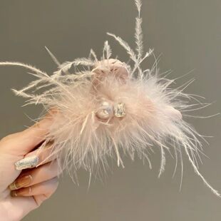 毛毛夹子头发后脑勺粉色羽毛超仙发夹后脑勺高级感鲨鱼夹子头饰