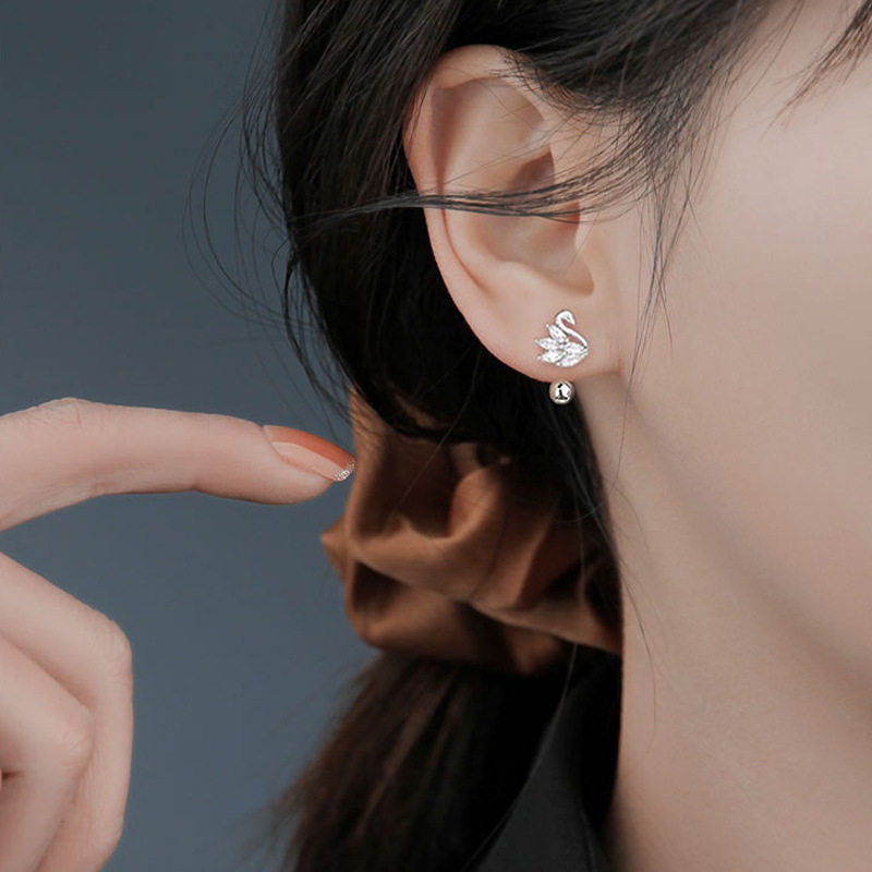 镶锆石天鹅螺丝珠耳钉新款气质名媛小香风满钻小动物圆珠拧扣耳环