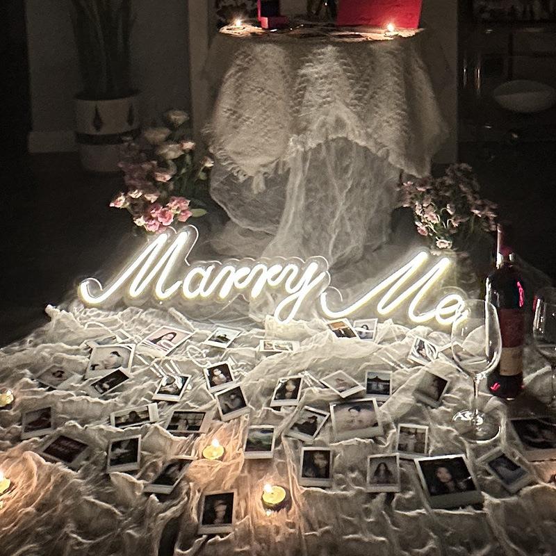 求婚室内布置marryme求婚灯嫁给我霓虹灯发光字牌婚礼表白仪式感