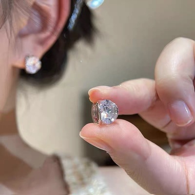 轻奢耳饰 超闪火彩耳扣轻奢小众高级感时尚气质百搭精致独特耳环