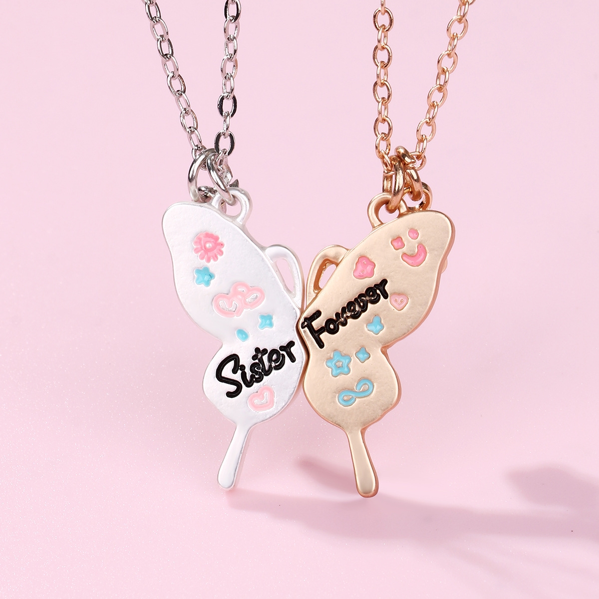 小朋友闺蜜蝴蝶项链女二人款磁吸学生党一对儿童女童三人装饰吊坠