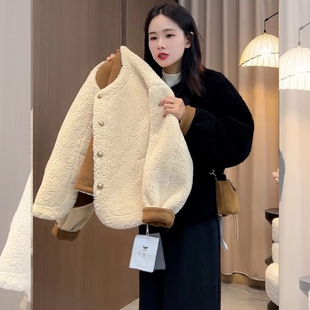 2025秋冬爆款 洋气减龄炸街米杏色羊羔毛外套女 独特超好看上衣时尚
