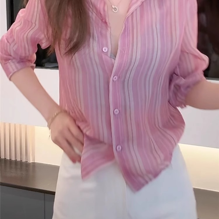 2025年夏季新款轻薄款防晒衣外套女设计感小众洋气条纹衬衫女长袖