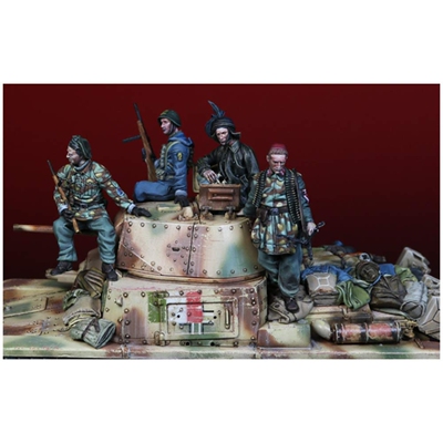 源模居GK 1/35树脂模型 意大利坦克乘员(4人带配件)手办白模1005R