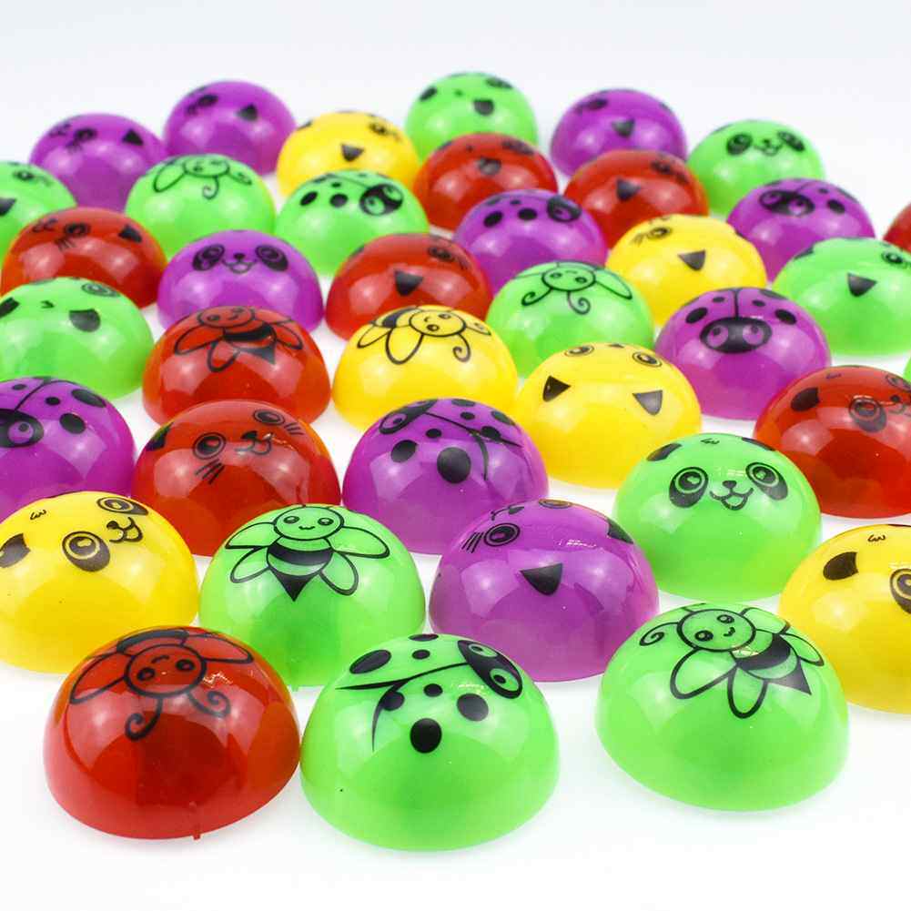 儿童回力瓢虫蜜蜂小猫咪熊猫图案造型混款昆虫回力车装扭蛋的玩具