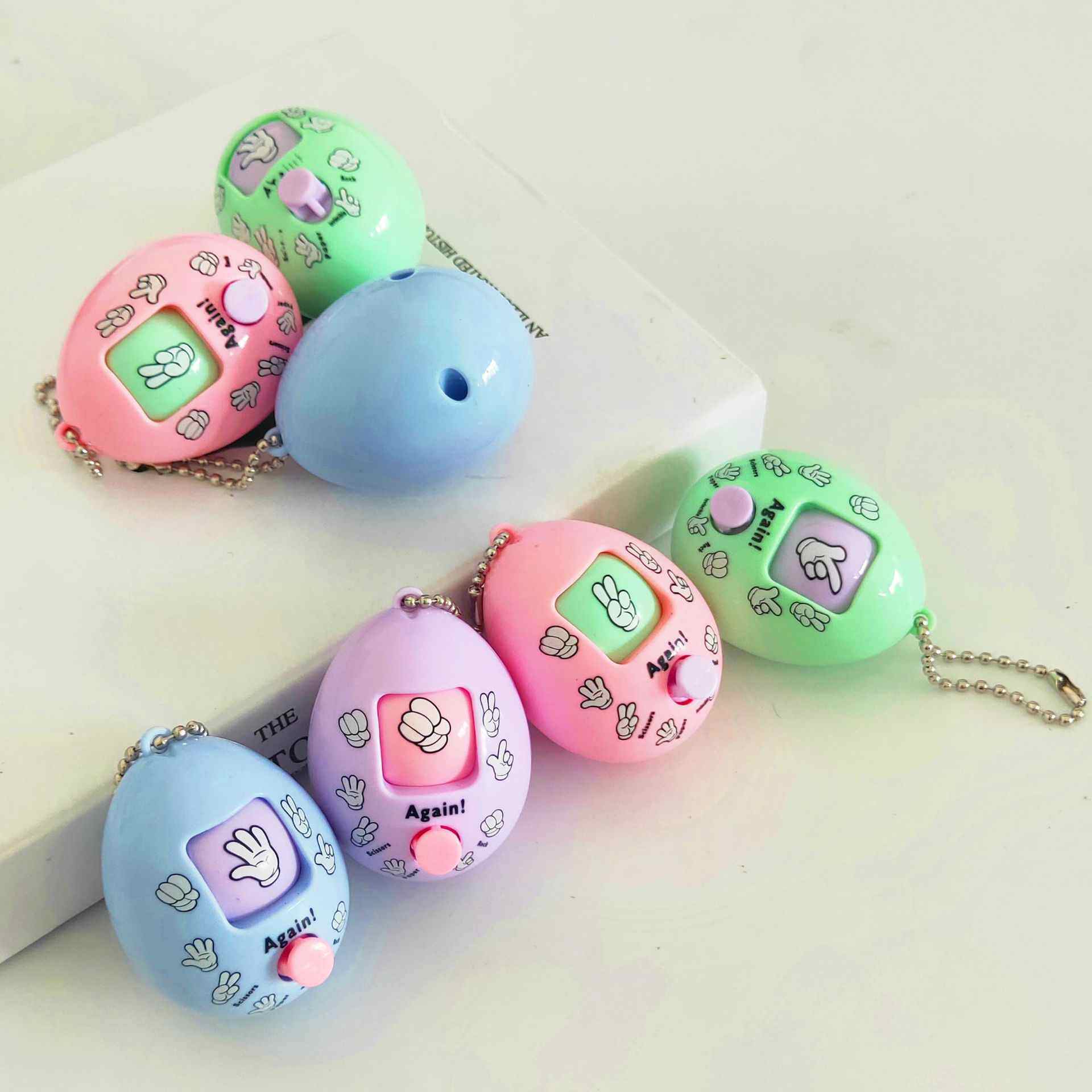 抖音款猜拳蛋石头剪刀布游戏蛋划拳蛋钥匙扣挂件扭蛋玩具厂家