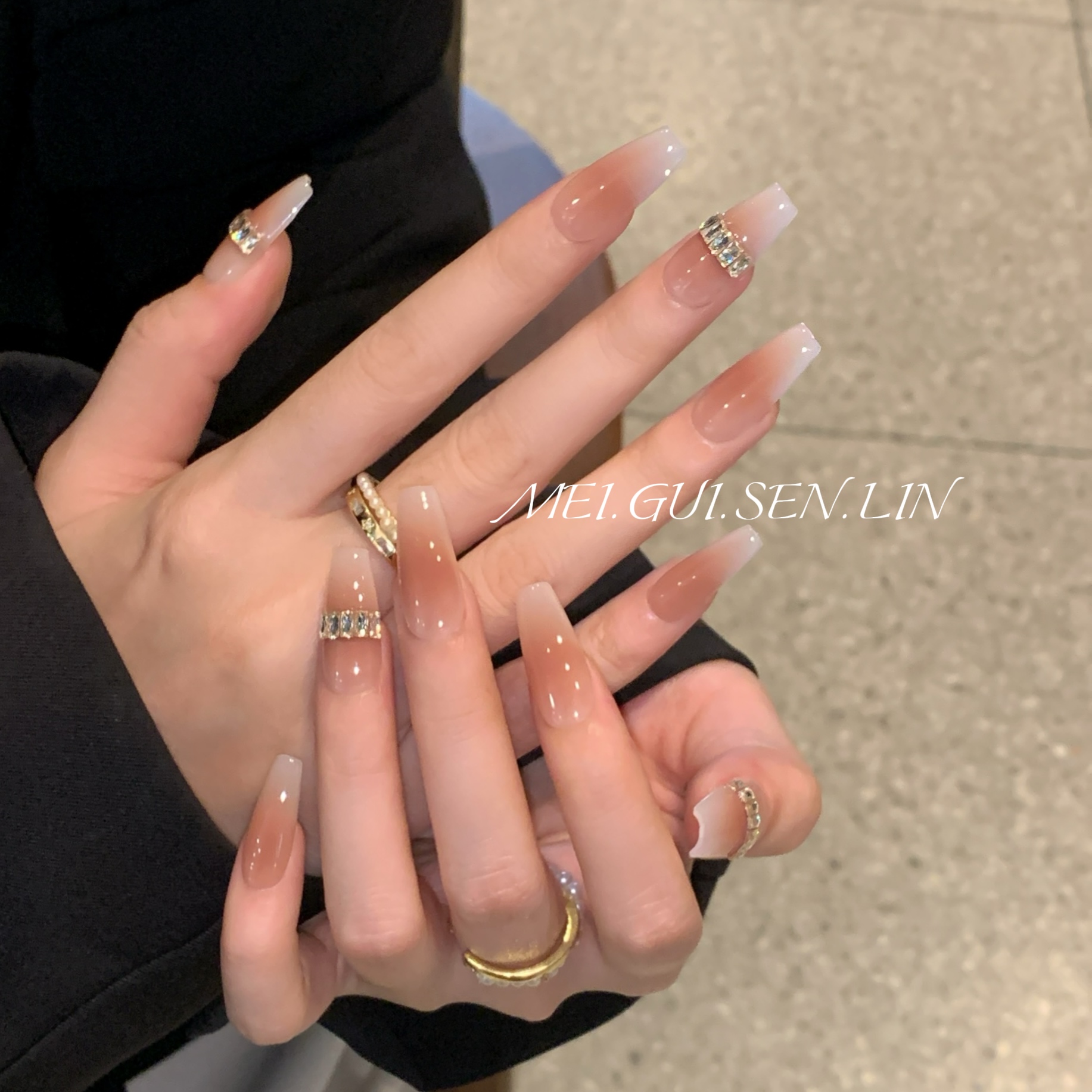 玫瑰森林小杏运穿戴甲中长款手作高级感腮红渐变法式温柔显白美甲