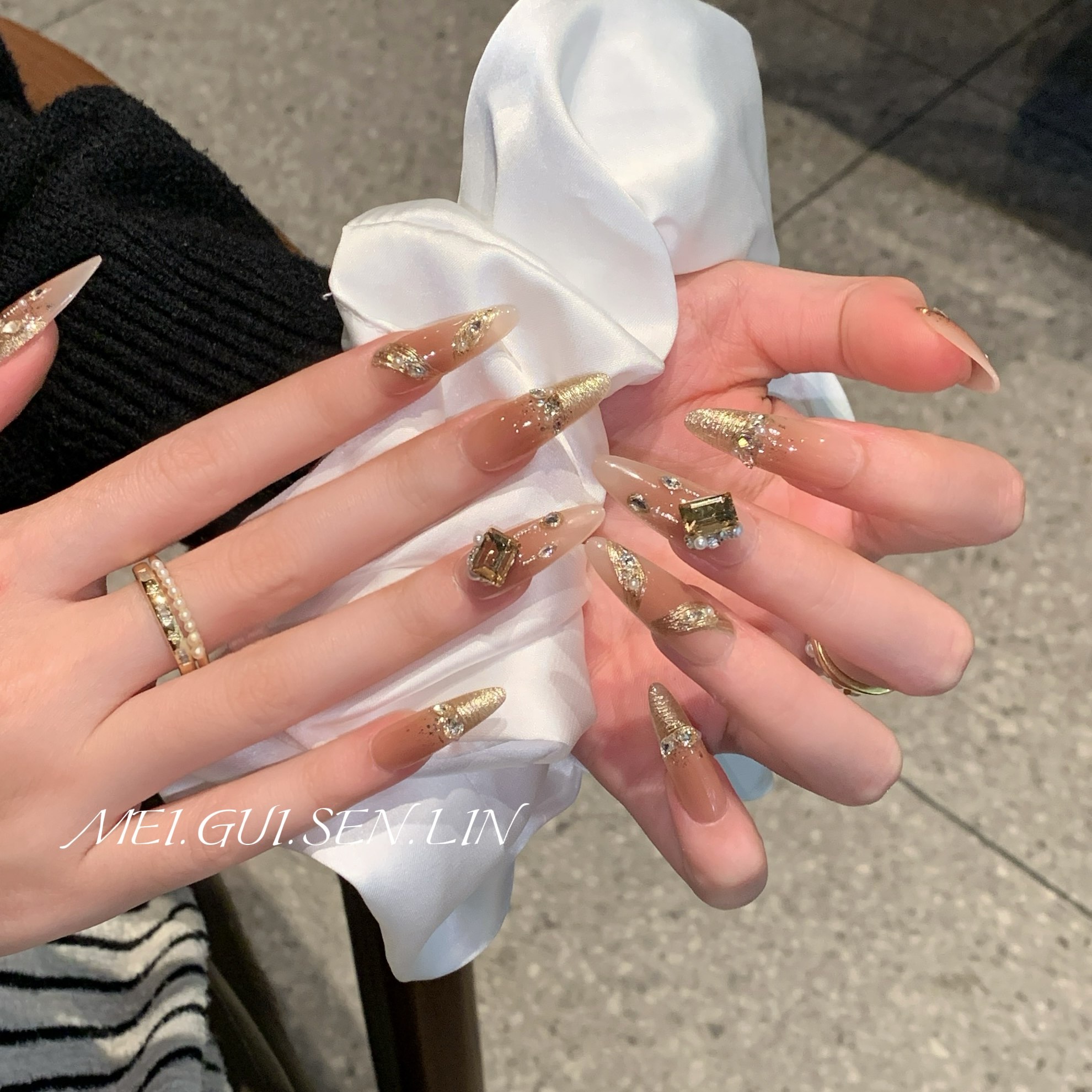 玫瑰森林一寸金穿戴甲中长款手工指甲贴片轻奢高级感法式闪钻美甲