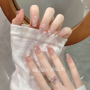 玫瑰森林初恋法式美甲粉色系温柔甜美风带钻长指甲小巧显白穿戴甲