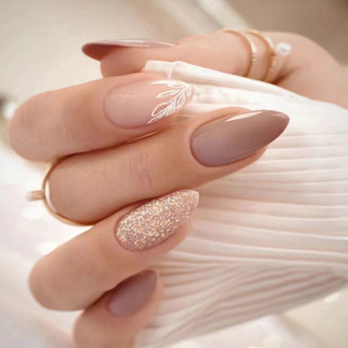 裸色浅咖气质显白杏仁甲秋冬树叶闪粉美甲片圆头穿戴甲nails