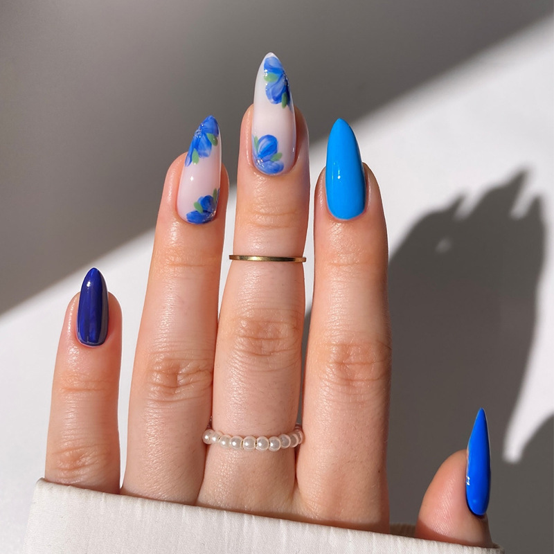 外贸假指甲穿戴甲蓝色假指甲花朵蓝风铃简约可拆卸美甲杏仁甲24片