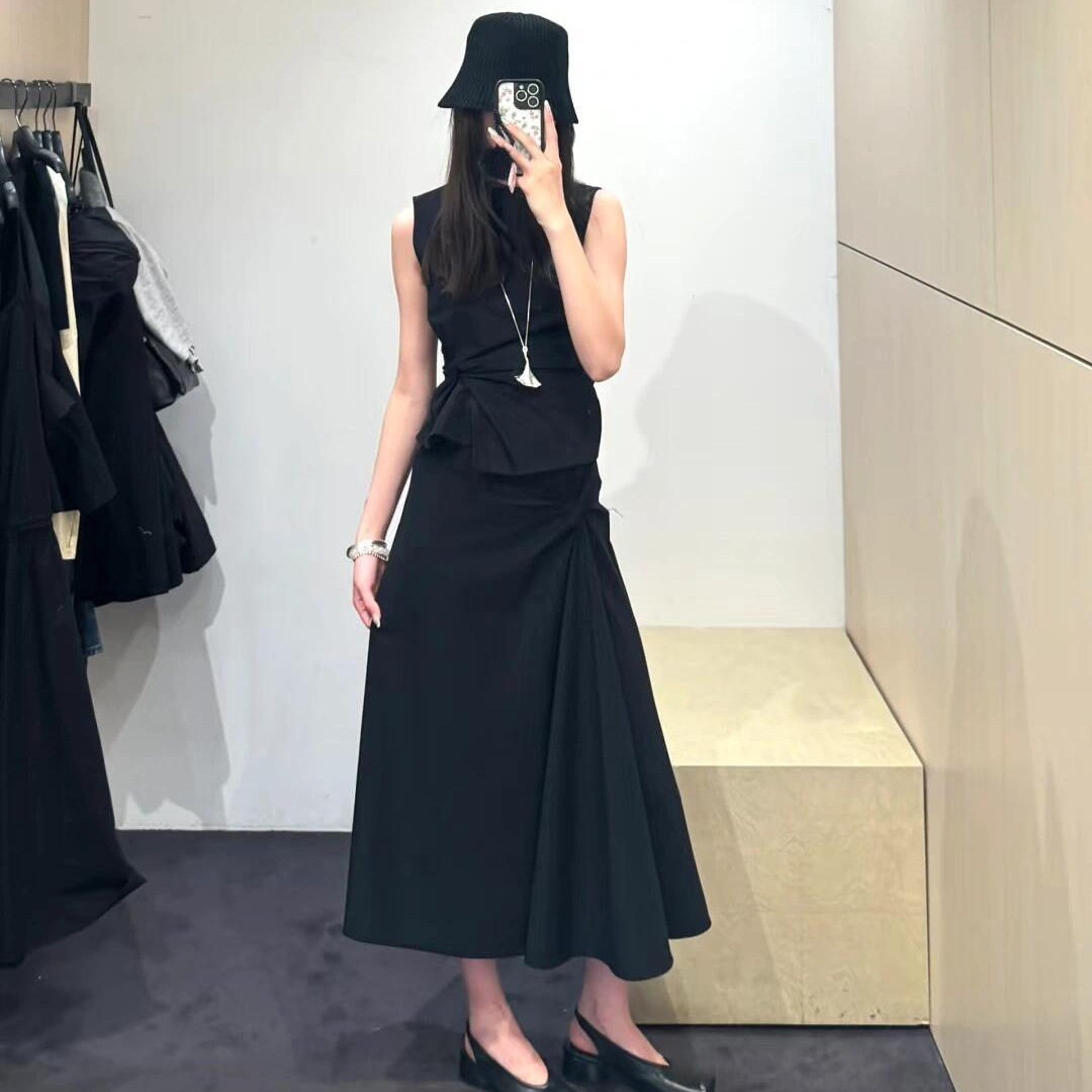 C家修身版型船领抓褶纹理背心黑色半身裙26春夏女套装 1272830001