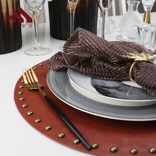 和庭厂家皮革西餐垫现货 防水防油桌垫加厚隔热垫 美式铆钉圆形垫