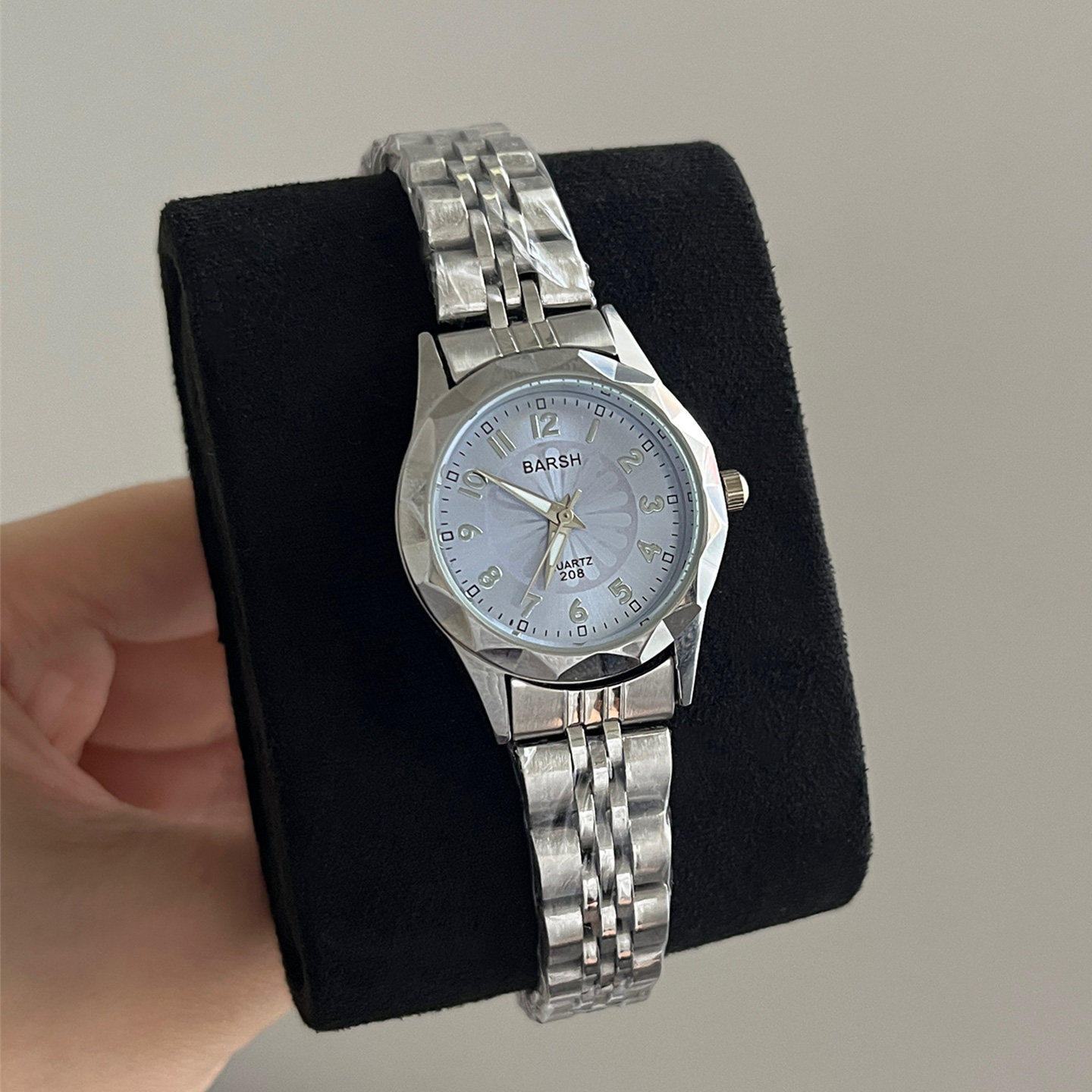 中古清冷高级感手表女款轻奢小众2026新款大学生上班族小节日礼品