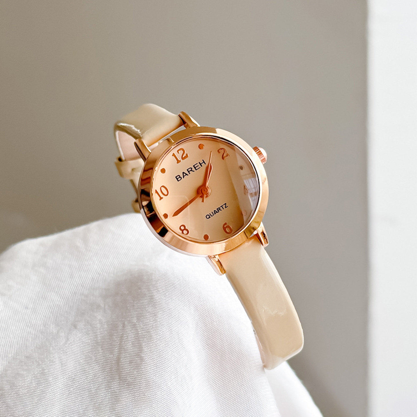 简约小巧精致手表女款学生初高中2026正流行只看时间指针节日礼品