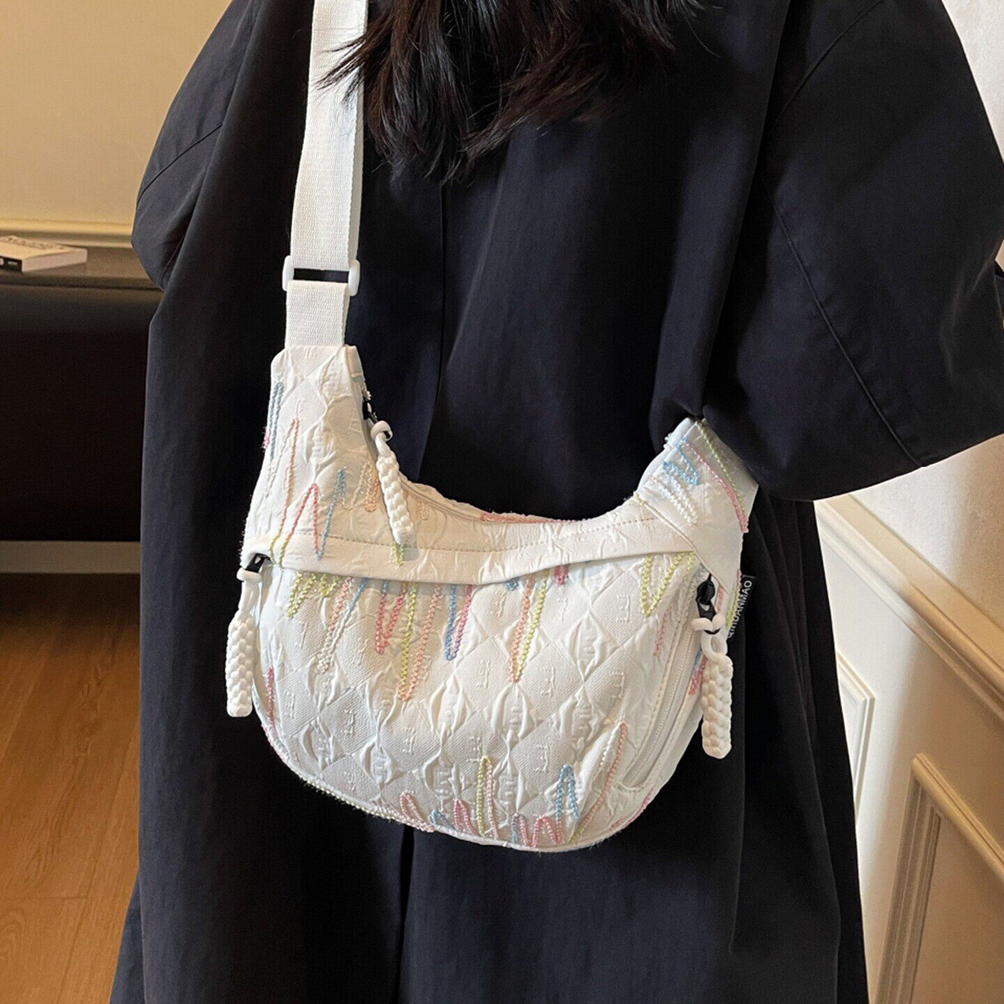 休闲大容量帆布包女夏2026新款韩系通勤单肩斜挎包轻便运节日礼品