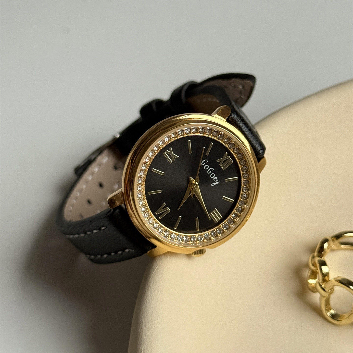 小香风轻奢小众手表女款大学生上班族2026年新款高级感镶节日礼品