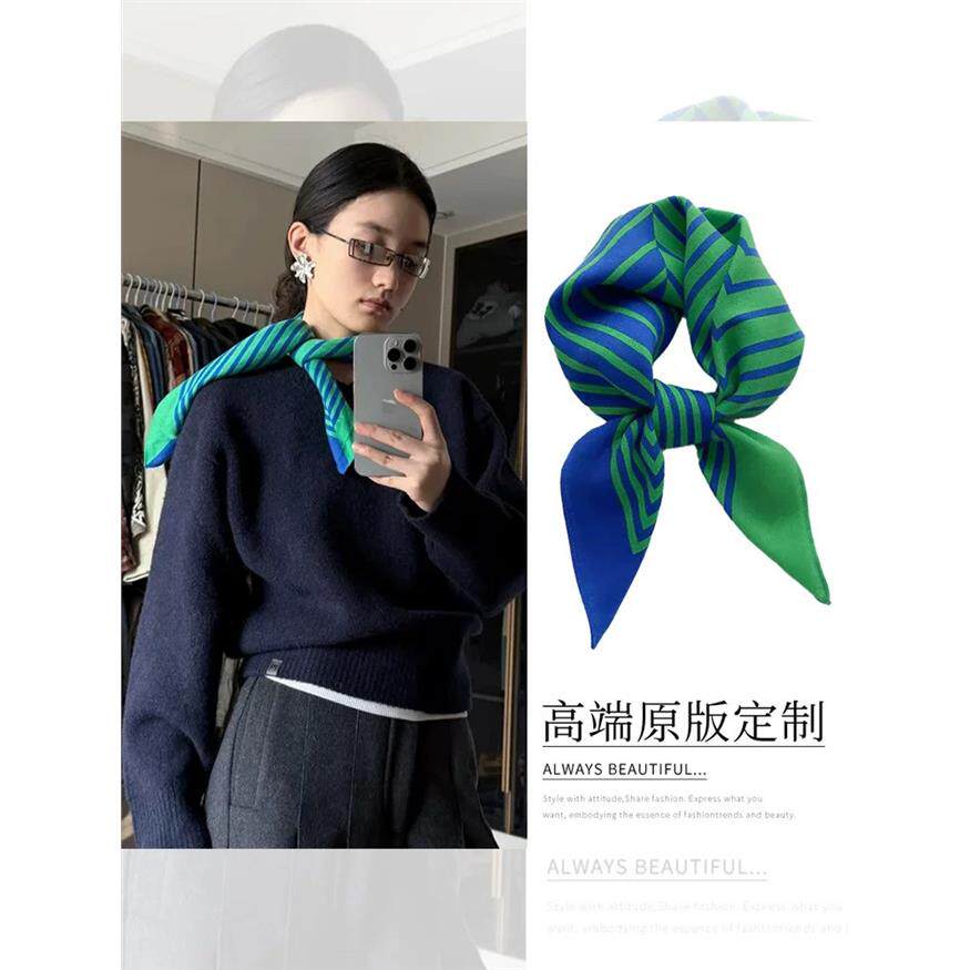时尚潮人！极简条纹丝巾
