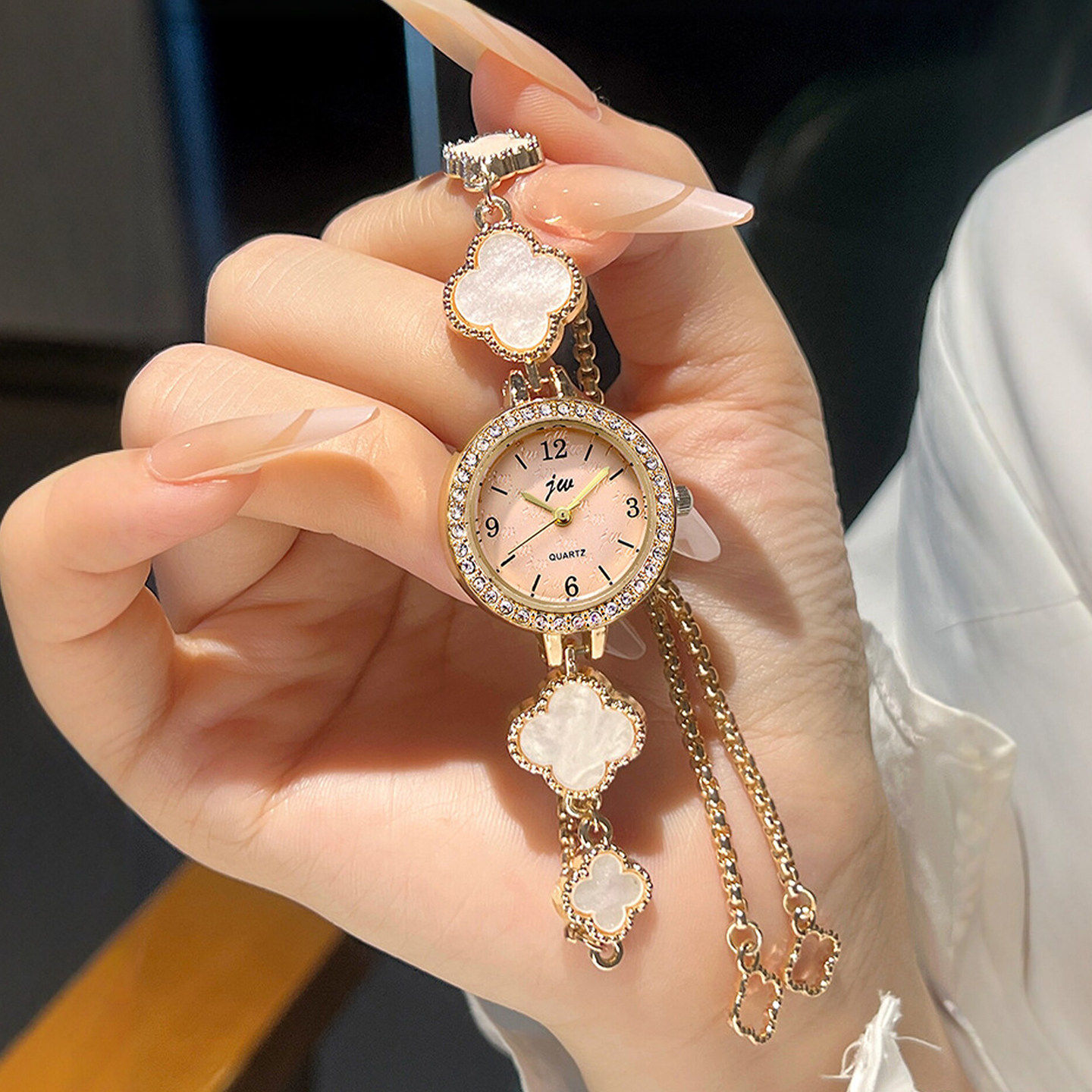 ins风镶钻幸运草手链手表女款学生轻奢小众高颜值2026新节日礼品