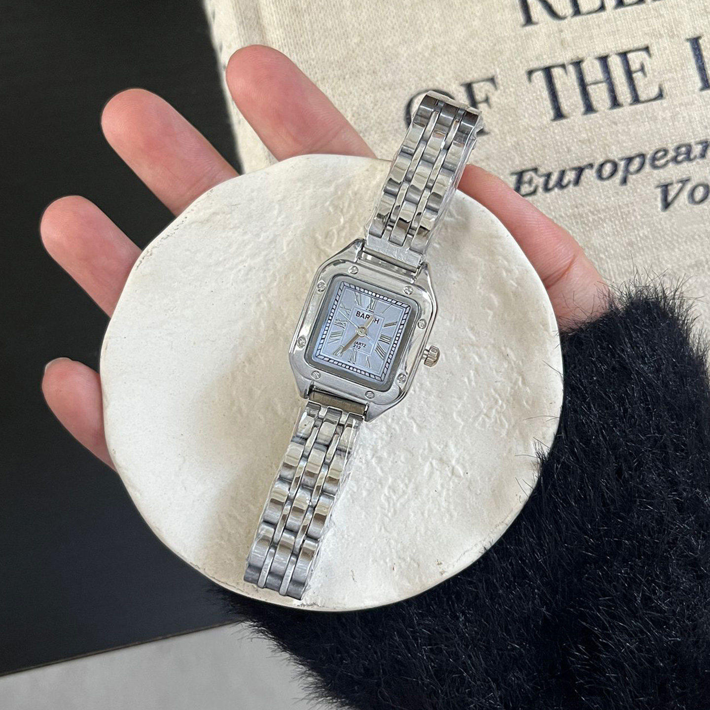 冰川蓝方形手表女款学生上班族轻奢小众2026新款考试专用节日礼品