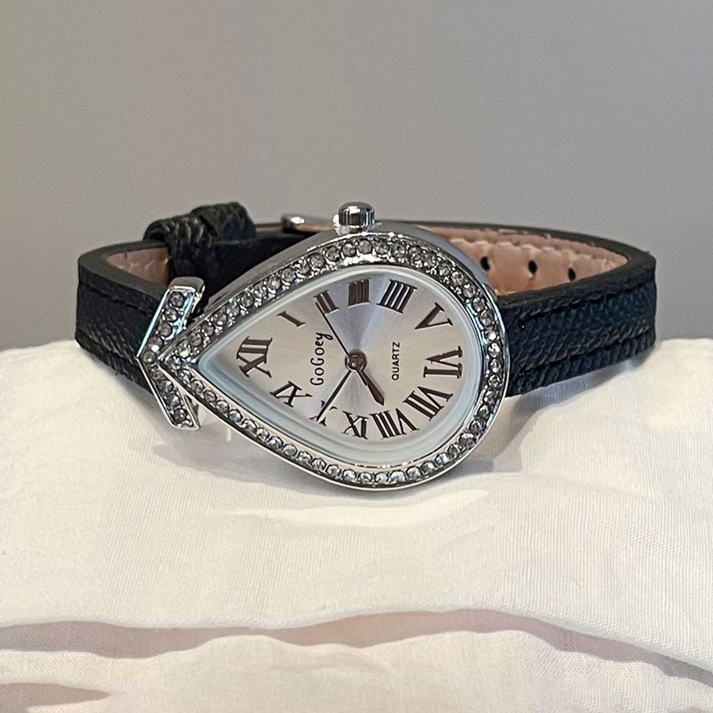 法式水滴形手表女款学生上班族轻奢小众高级感2026新款镶节日礼品