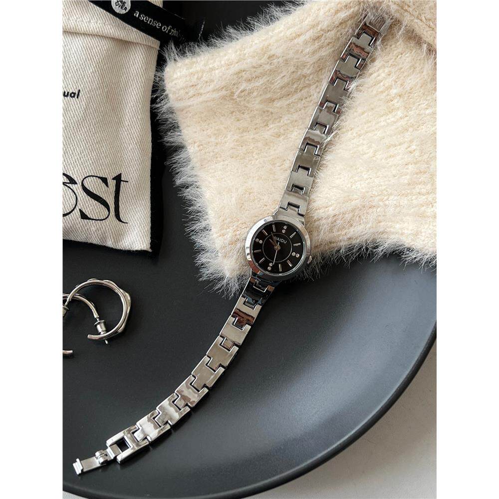 极简风高级感手表女款学生上班族2026新款轻奢小众设计简节日礼品