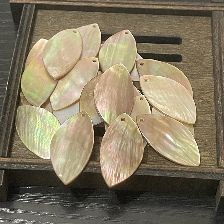 天然海水无忧化咖啡色企鹅贝16*30mm不规则贝壳片手工DIY耳饰材料