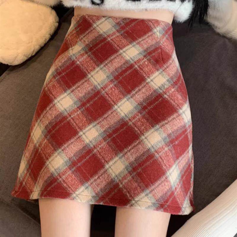 复古红色格子毛呢半身裙女秋冬款2025新款防走光高腰a字包臀短裙
